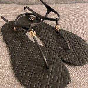 Tory Burch flat thong sandal in Black with gold hardware size 9.5